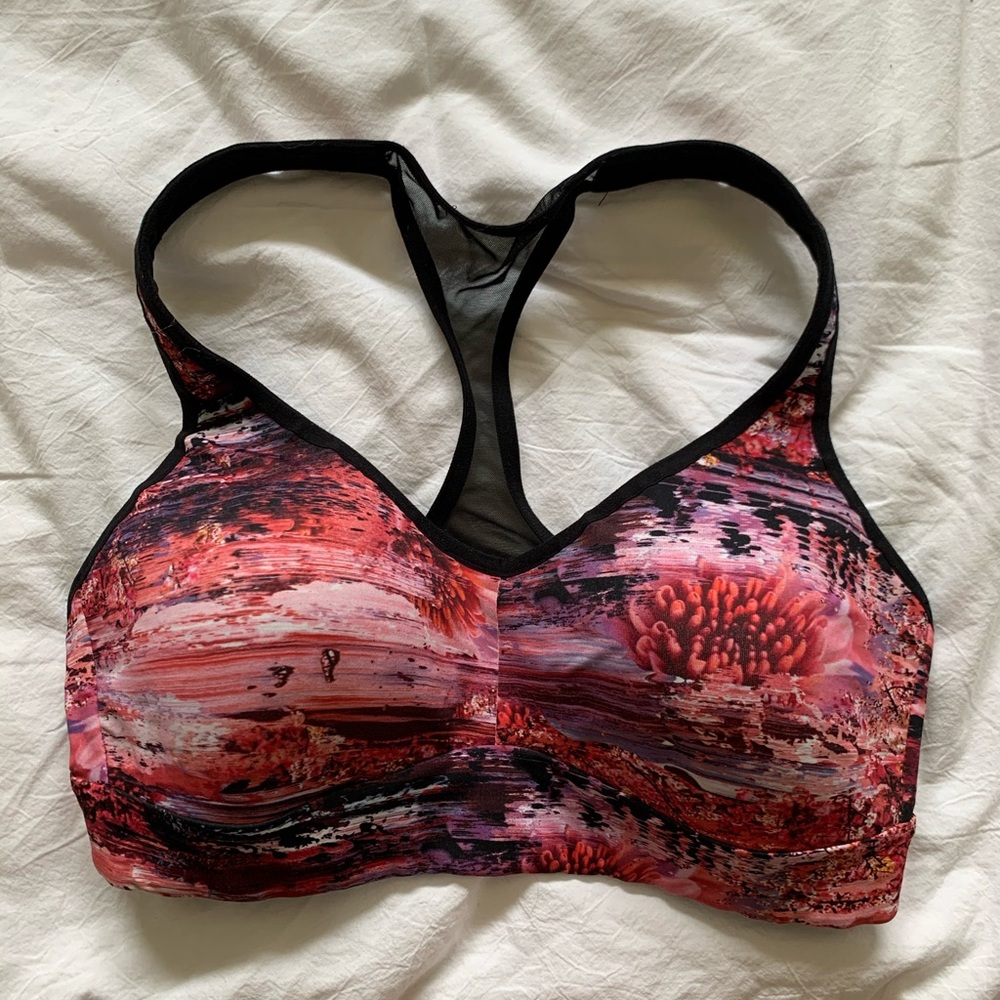 Lululemon Speed Up Bra (never worn)
